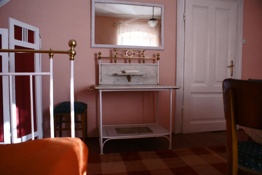 ホテル La Vecchia Casa ツェティニェ 部屋 写真