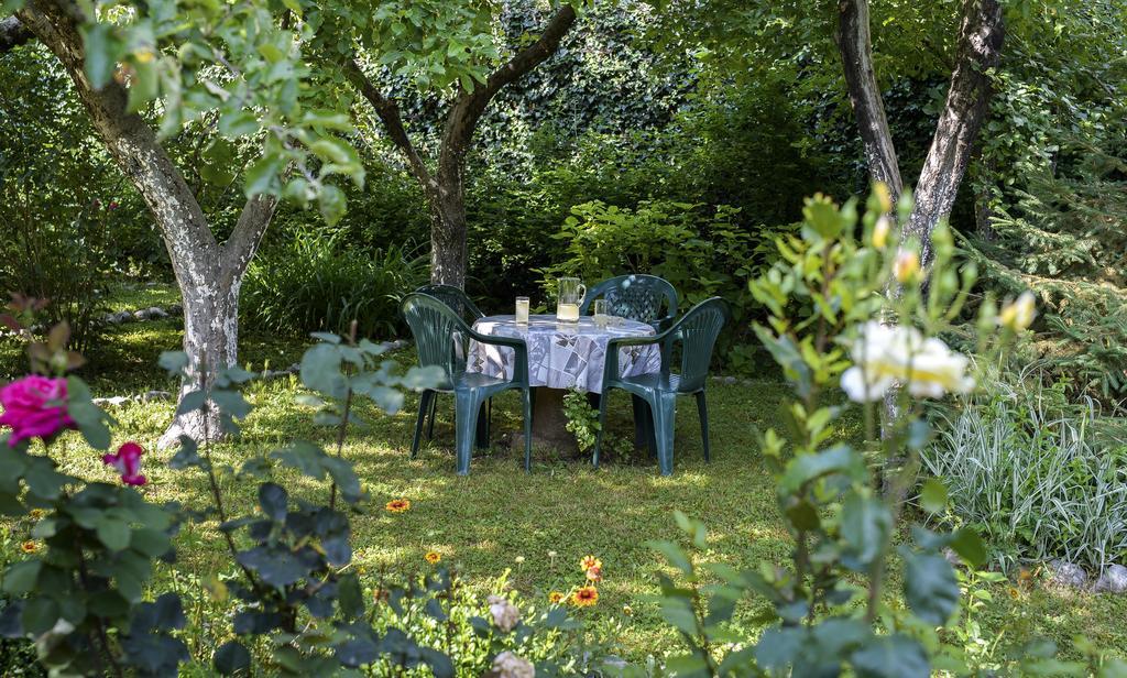ホテル La Vecchia Casa ツェティニェ エクステリア 写真