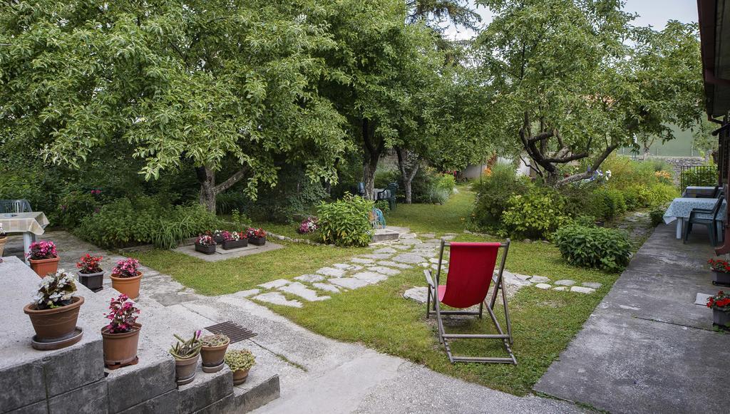 ホテル La Vecchia Casa ツェティニェ エクステリア 写真