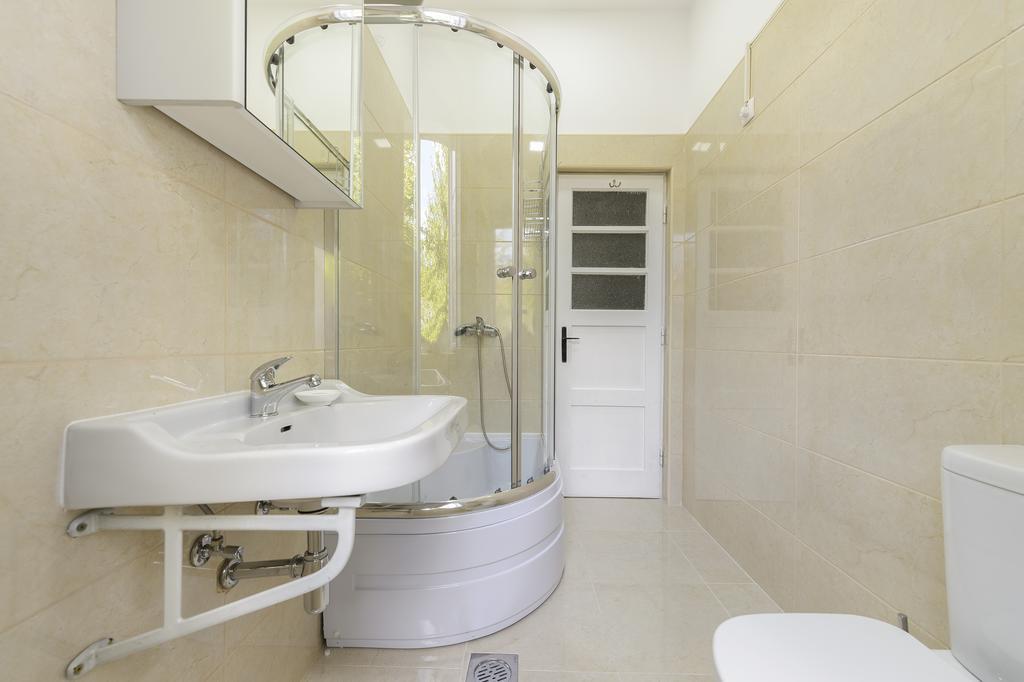 ホテル La Vecchia Casa ツェティニェ 部屋 写真